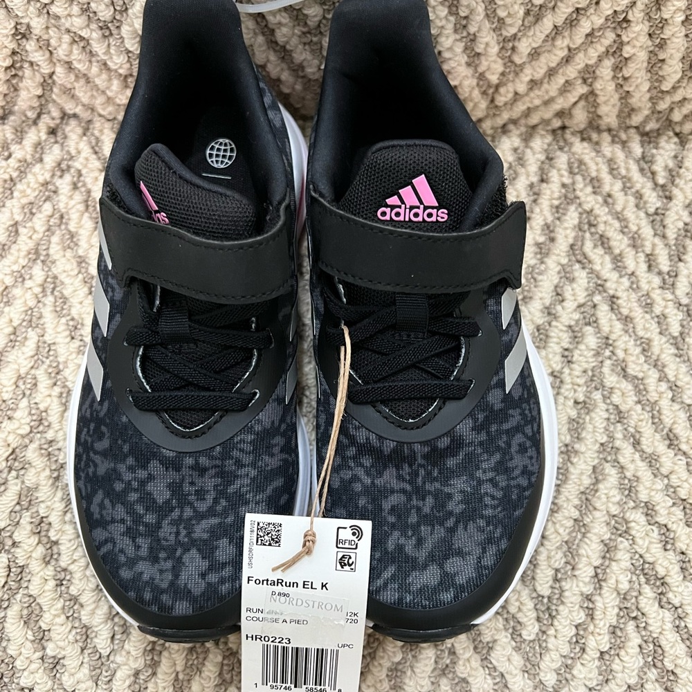Girls Adidas fortarun sneakers